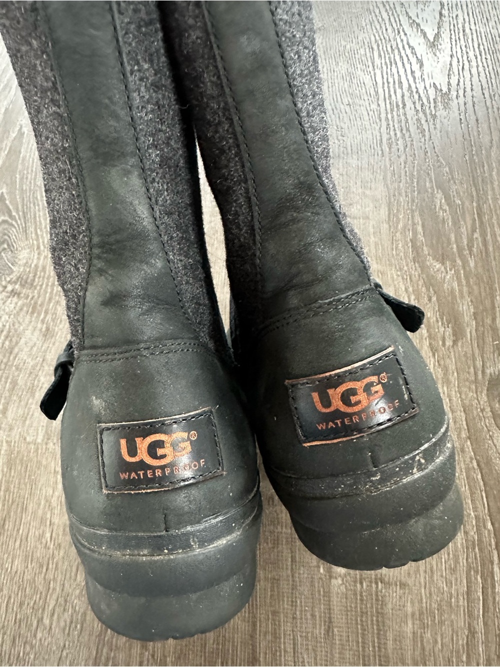 UGG Robbie Boots - Picture 4 of 9